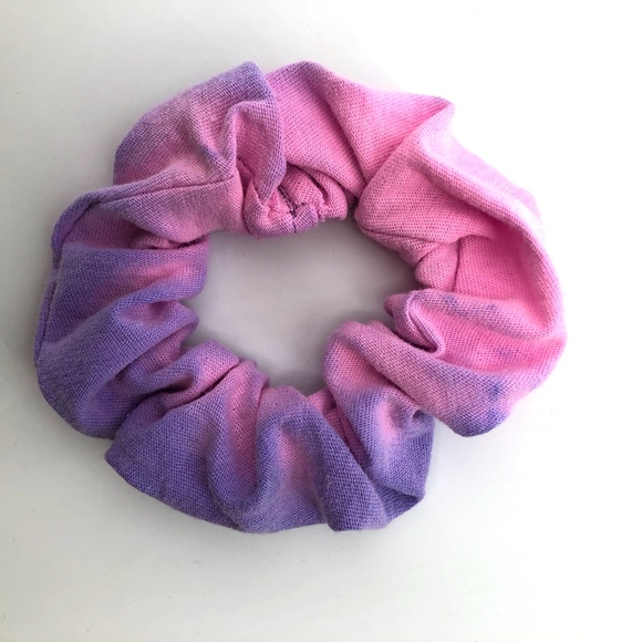 🔥FREE "TOUCH ME & DYE" Scrunchie - Picture 2 of 8